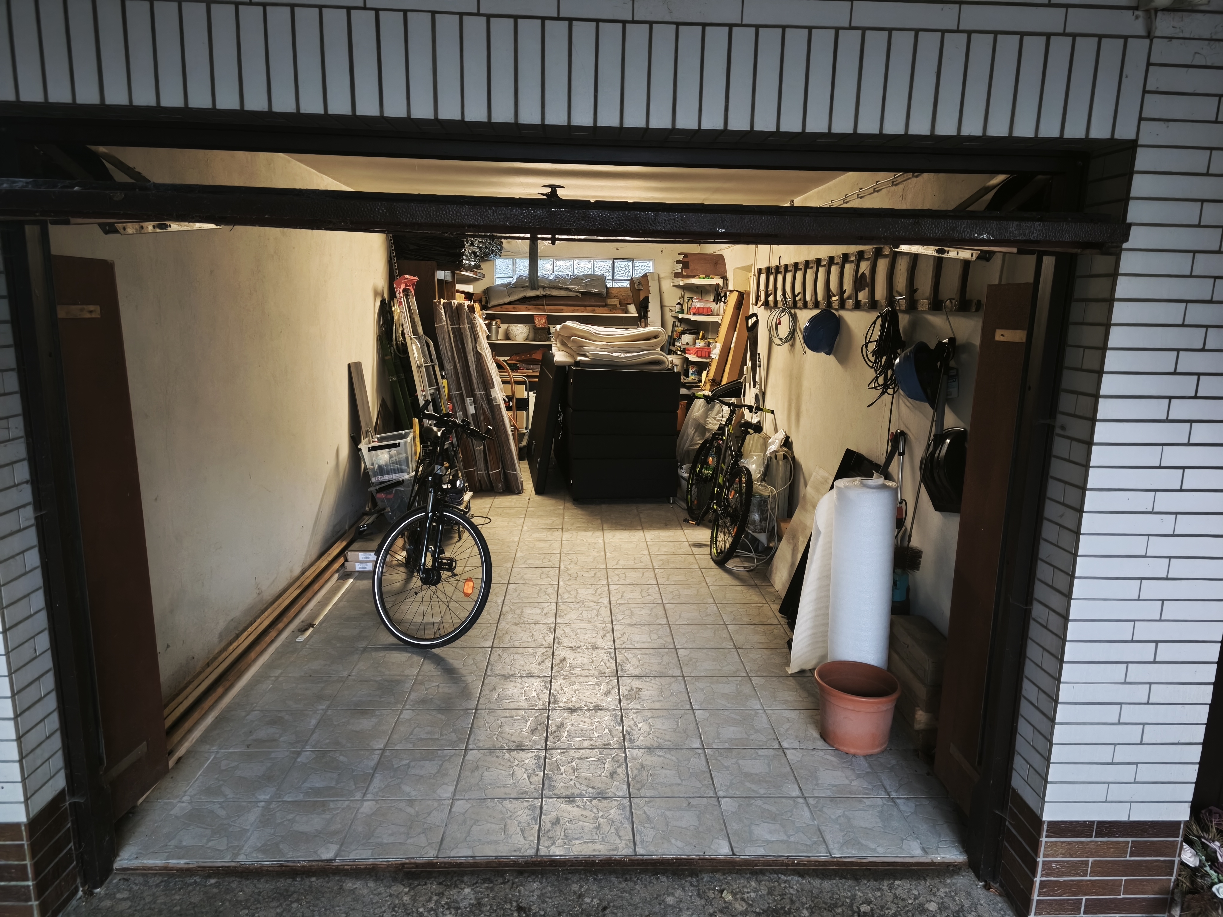 Garage und Einfahrt Immobilie Schauren